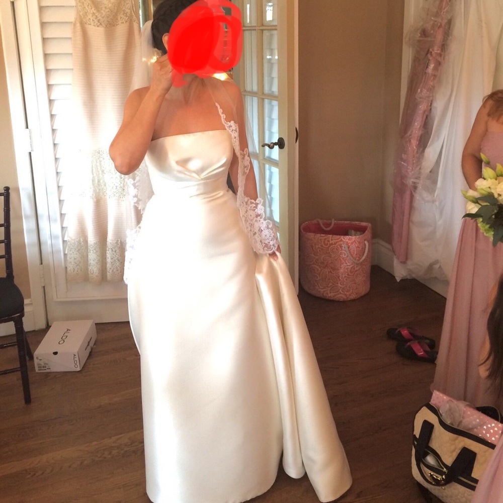 Simple elegant wedding dress